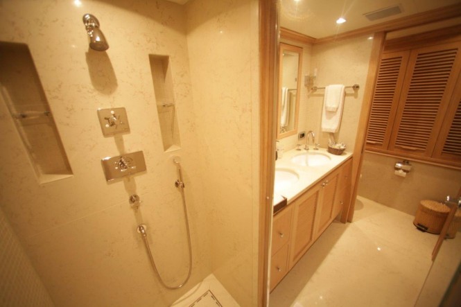 QUEST R - bathroom