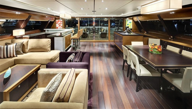 Sailing yacht KOKOMO - Main saloon
