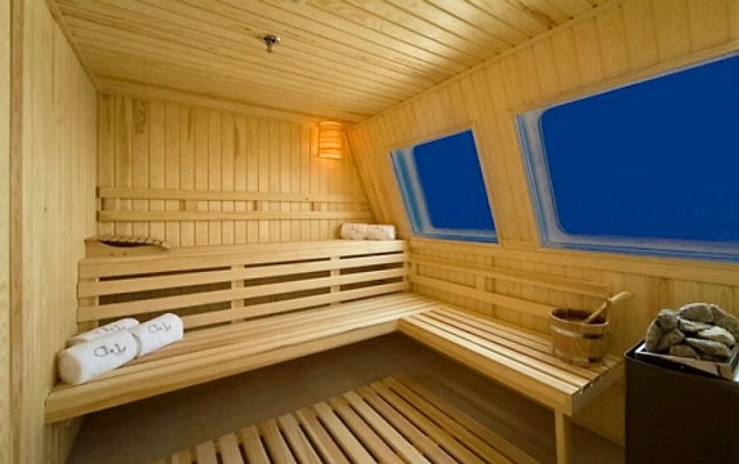LAUREN L - Sauna