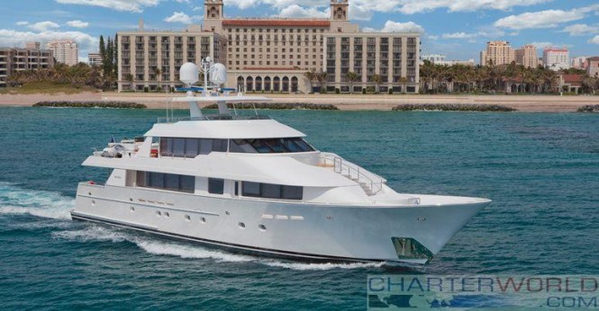 Cruise Costa Rica aboard Chasing Daylight