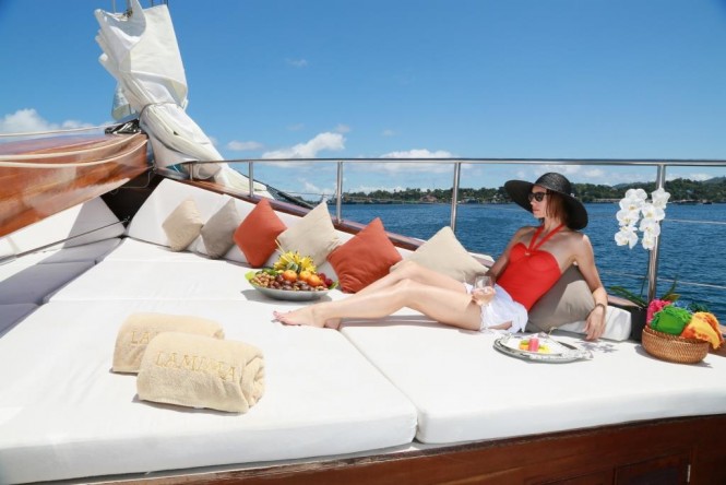 Lamima. Sundeck