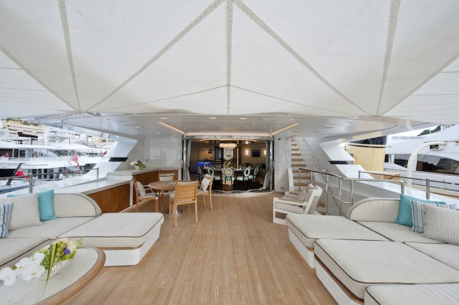 Upper deck