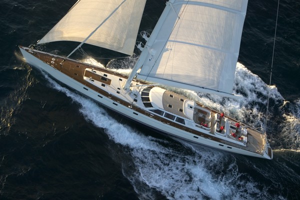 Sailing yacht Cavallo available for South Pacific charters
