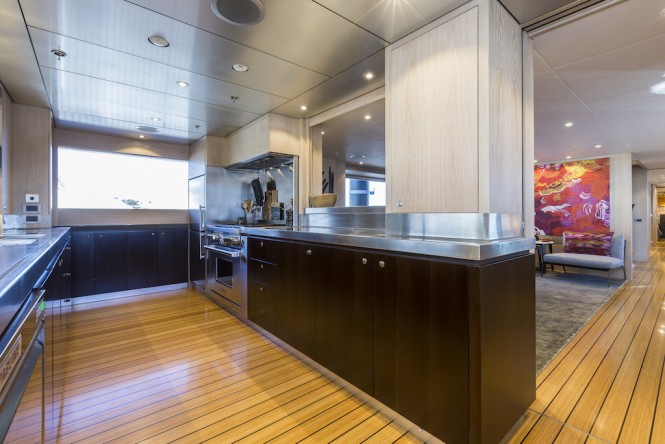 AKIKO - Open Galley
