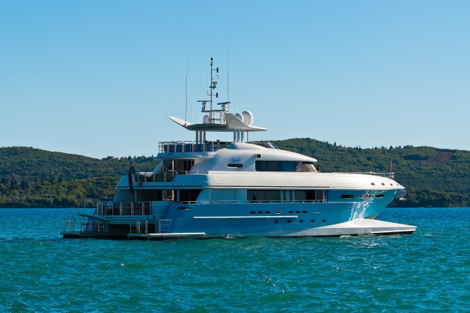 Charter Spirit, Australia’s newest superyacht, at the Whitsundays and behold the Great Barrier Reef