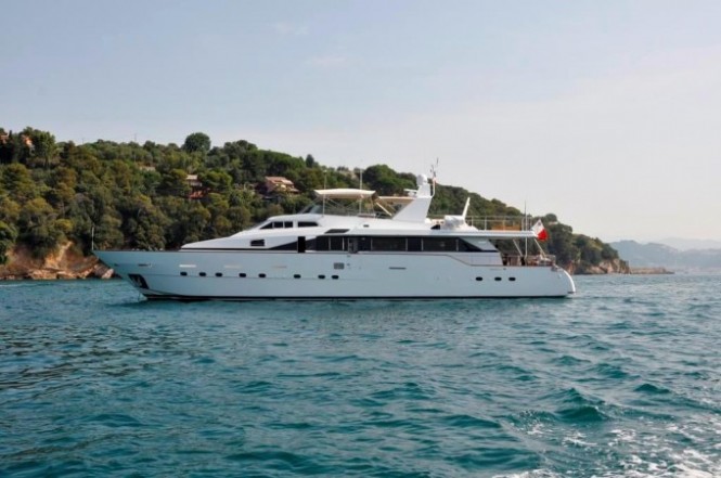 Motor Yacht Moonraker II Offers Special Reduced Rate