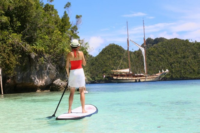 Sailing Yacht Lamima - SUP fun