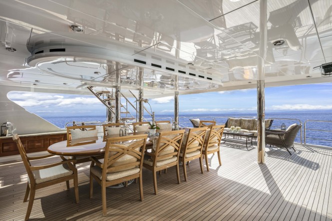 Classic alfresco dining - Upper deck aft of M/Y SILVER LINING