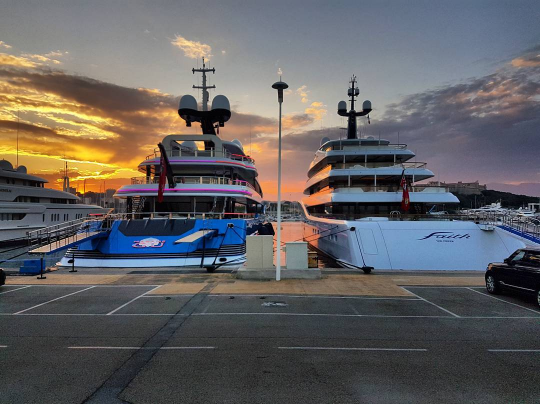 Photo of the week: 99m Madame GU and 96m Faith in Antibes