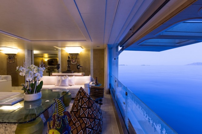 Motor yacht CORAL OCEAN - Main salon. Photo credit: Jeff Brown