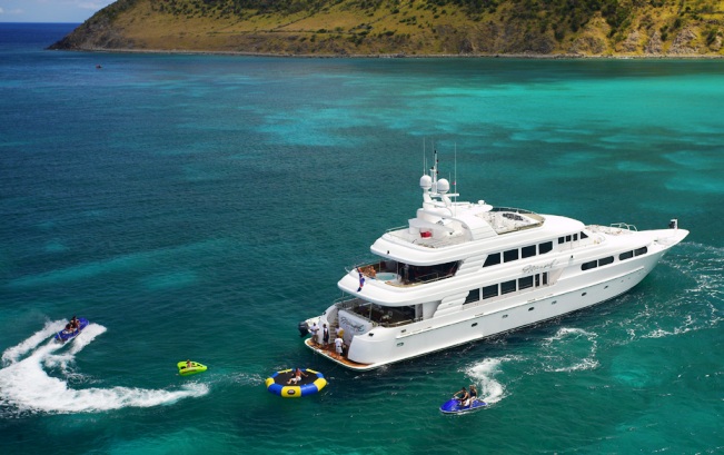 Charter M/Y Namoh through beautiful New England
