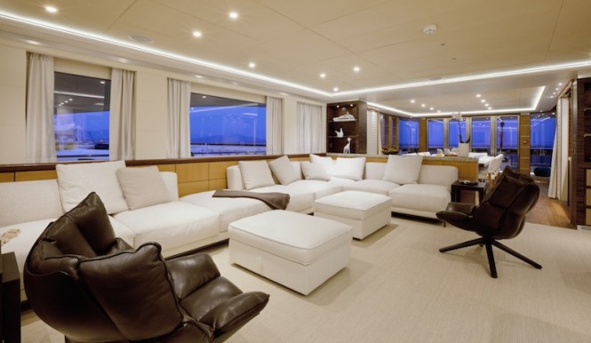 Luxury catamaran QUARANTA - Main salon