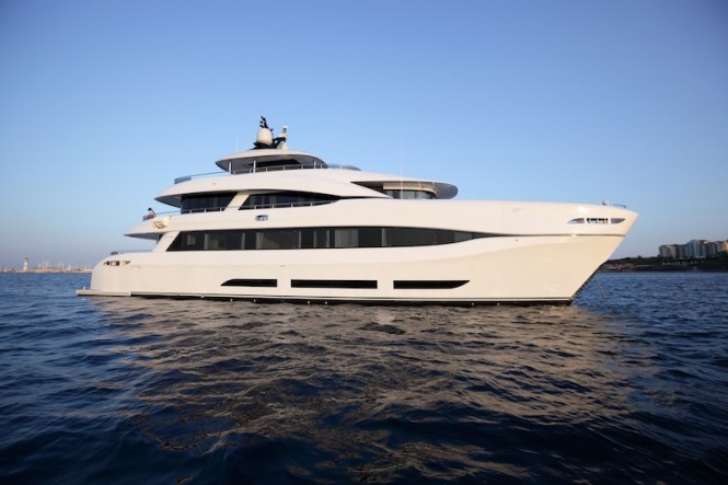 Motor catamaran QUARANTA - Built by Curvelle-Logos