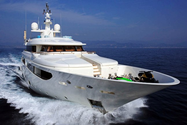 Special offer: Up to €50,000 off June Mediterranean charters aboard M/Y Hana
