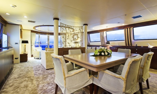 Superyacht XO OF THE SEAS - Formal dining area in salon