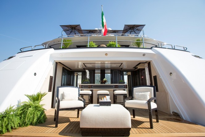 Superyacht ILLUSION V - Beach club