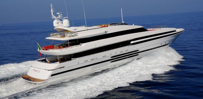 Charter luxury yacht Balista in the South of France