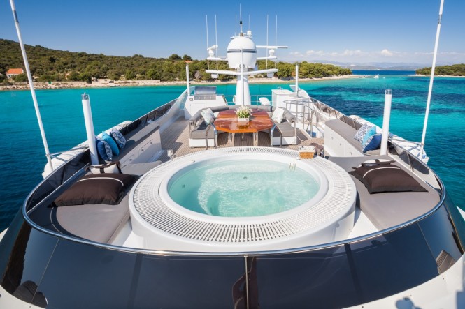 Superyacht BRAZIL - Sundeck
