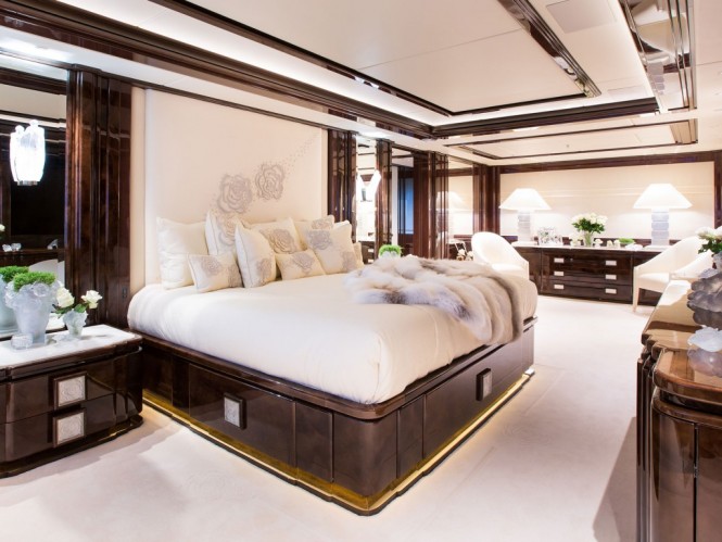 Superyacht ILLUSION V - Master suite