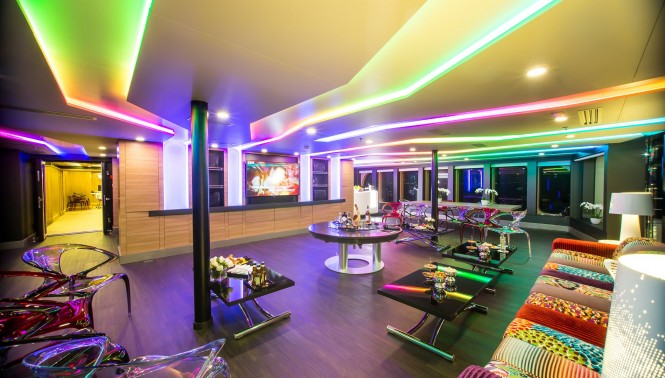 Superyacht SALUZI - Main deck salon in the evening
