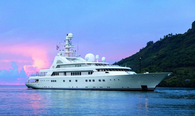 Charter glamorous superyacht Grand Ocean in the Mediterranean
