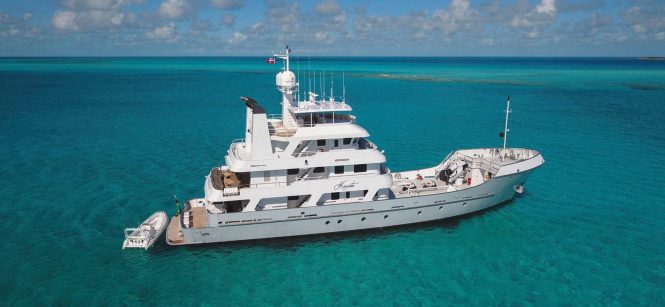 Charter luxury yacht Marcato in New England this autumn