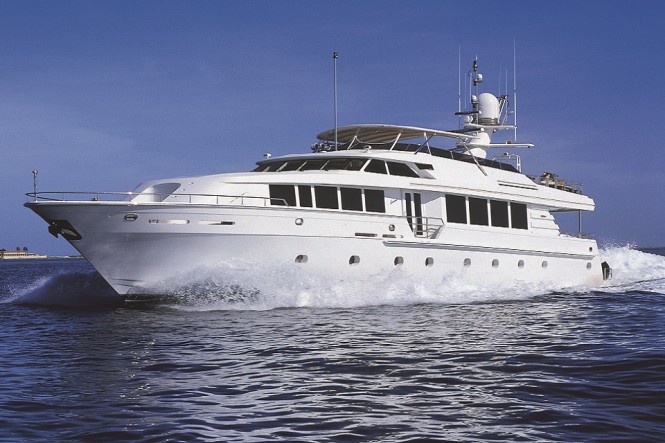 Charter M/Y Savannah in New England