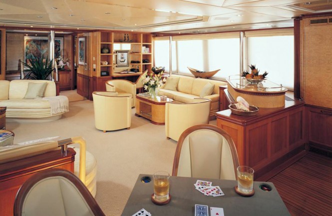 Motor yacht KANALOA - Salon on the upper deck