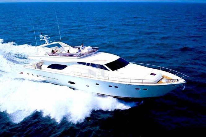 Special offer: Charter motor yacht Amor in Greece at a reduced rate