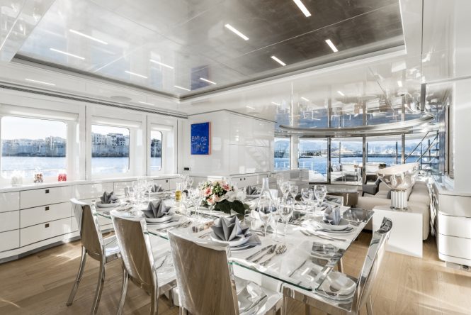 Motor yacht DESTINY - Formal dining area and salon