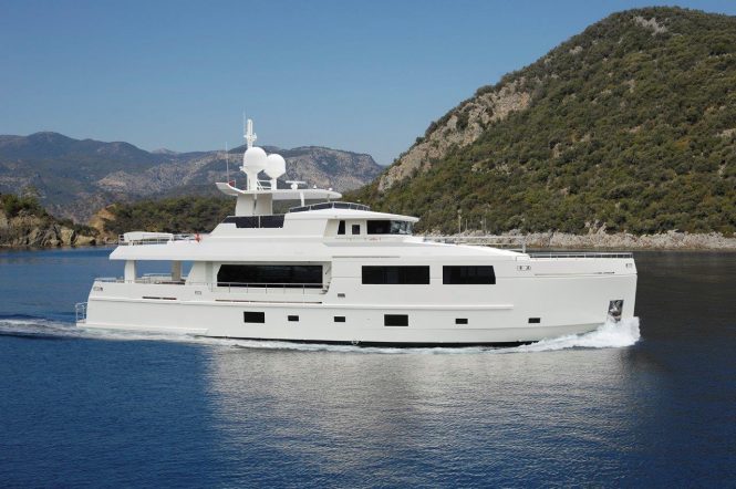 Discover the beauty of the Adriatic with superyacht Serenitas