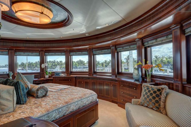 Superyacht SOVEREIGN - Upper deck master suite
