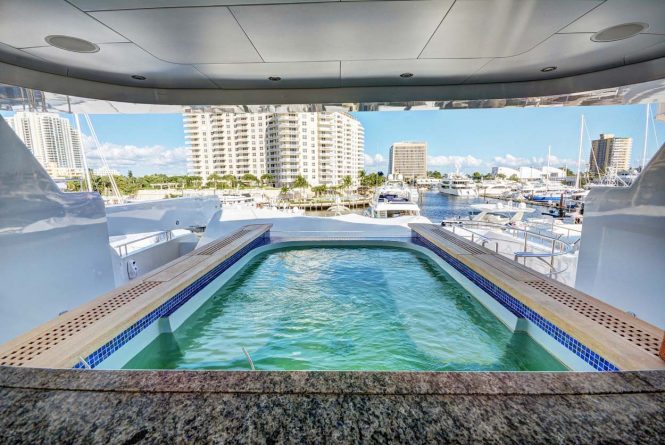 The sundeck spa pool aboard luxury yacht SOVEREIGN