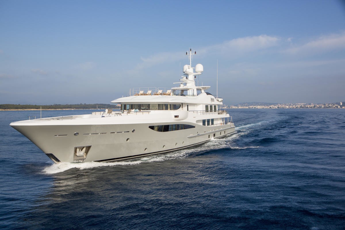 Yacht Review: Amels 180 Yacht 4YOU