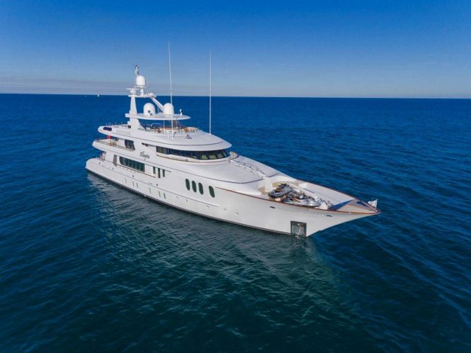 Charter motor yacht Allegria in the Caribbean and Bahamas