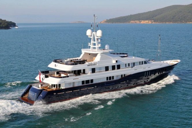 Charter motor yacht Sequel P in the Caribbean