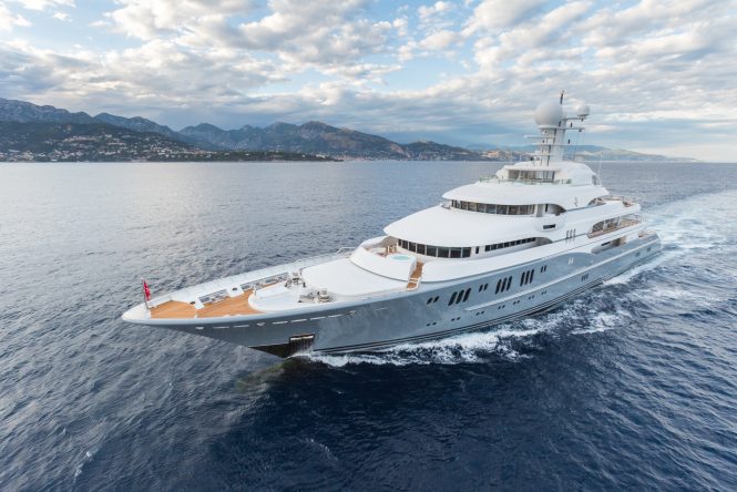 10 outstanding superyachts attending the FLIBS 2017