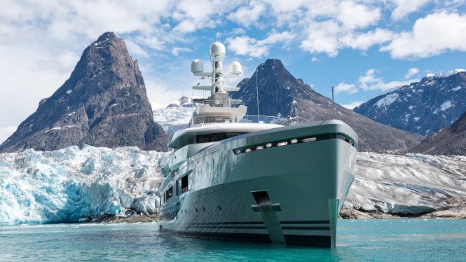 Superyacht CLOUDBREAK Reviewed