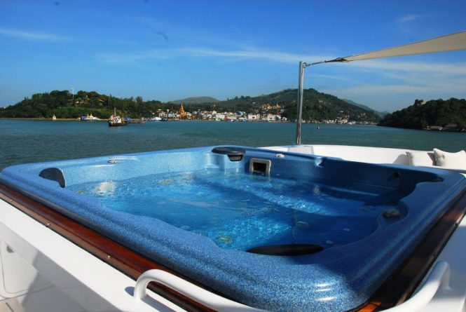 Special offer: Reduced Southeast Asia charters with motor yacht Northern Sun