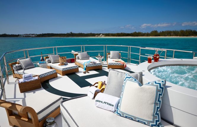 Fabulous sunbathing area convertible into helipad