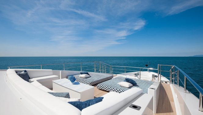 sunbathing area