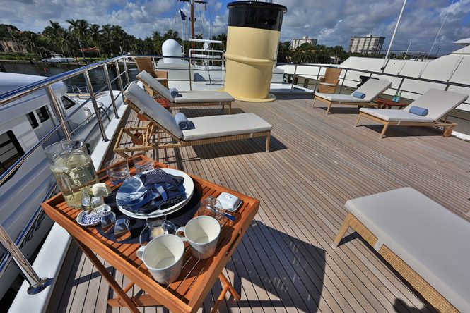 sunbathing area