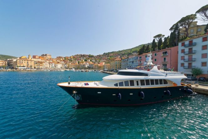 ‘No Delivery Fees’ charter special for 27m motor yacht BUGIA in Italy