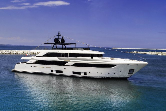 Ferretti launch New Custom Line Flagship Motor Yacht Navetta 42
