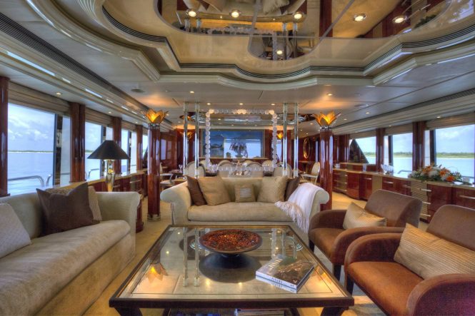 Saloon with dining area aft