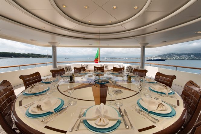 Alfresco dining option aboard
