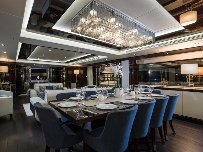 Beautiful saloon and dining area