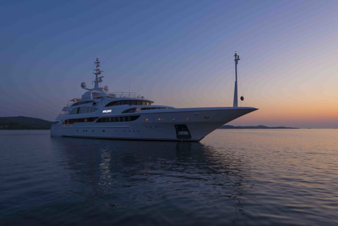 Motor yacht MINE GAMES in the sunset