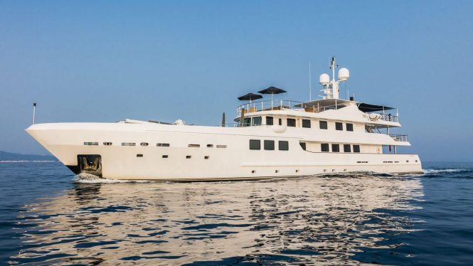 Last-minute price reduction for Balearics motor yacht OUT in late July