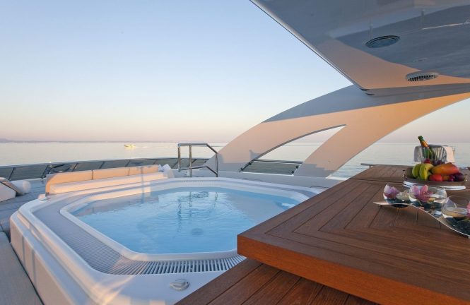 10 Days for the price of 7 aboard Motor Yacht JEMS